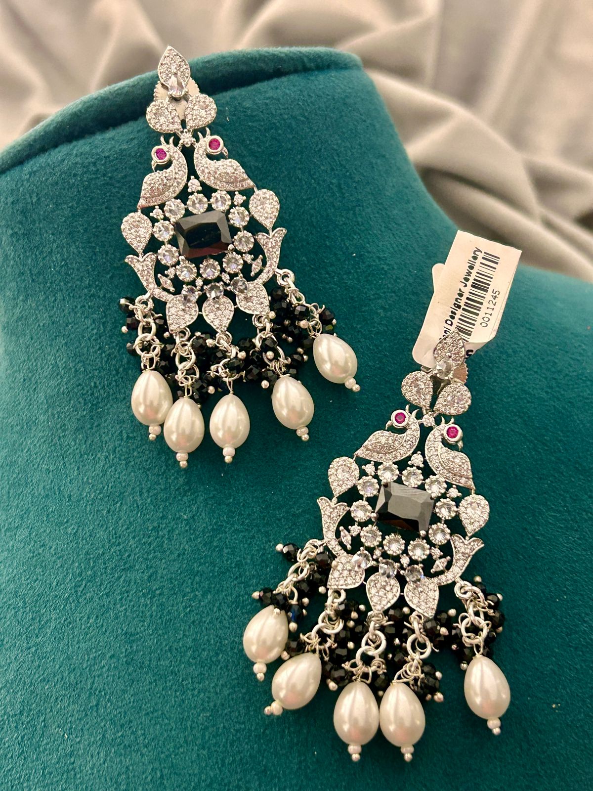 Black Beads & Diamond Look Necklace Set with Pearls – Bridal Party Wear Jewellery